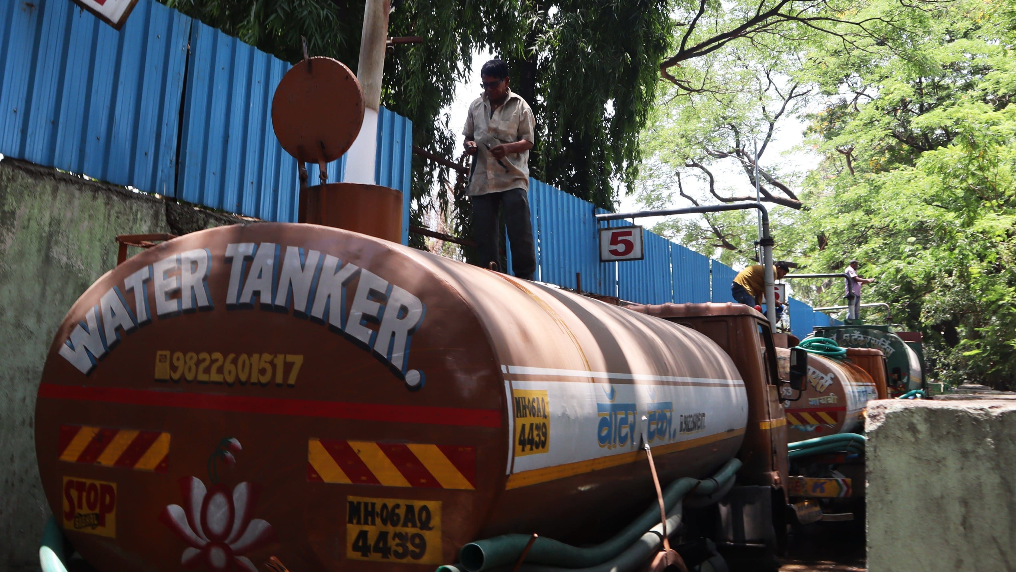 Nashik: Shadow Of Water Crisis Looms As Dam Storage Drops To 39%, Water Tanker Demand Rises